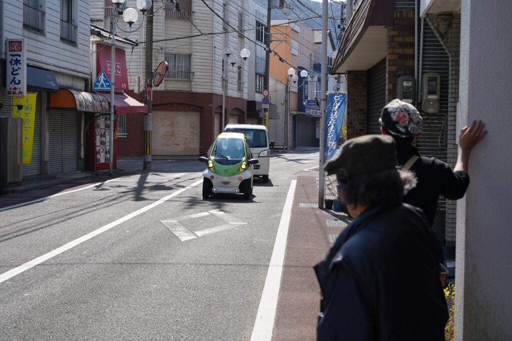 コムス須崎をはしる